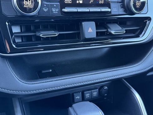 Certified 2020 Toyota Highlander XLE image 19