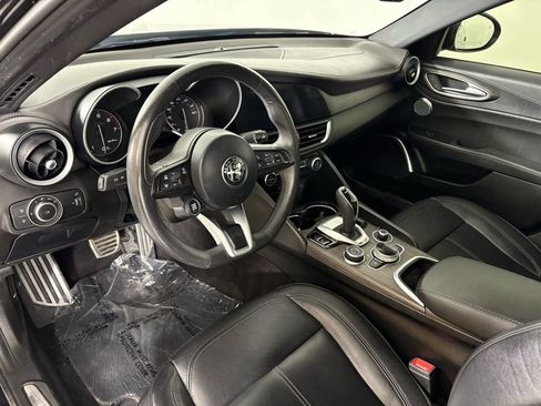 Used 2022 Alfa Romeo Giulia Ti image 15