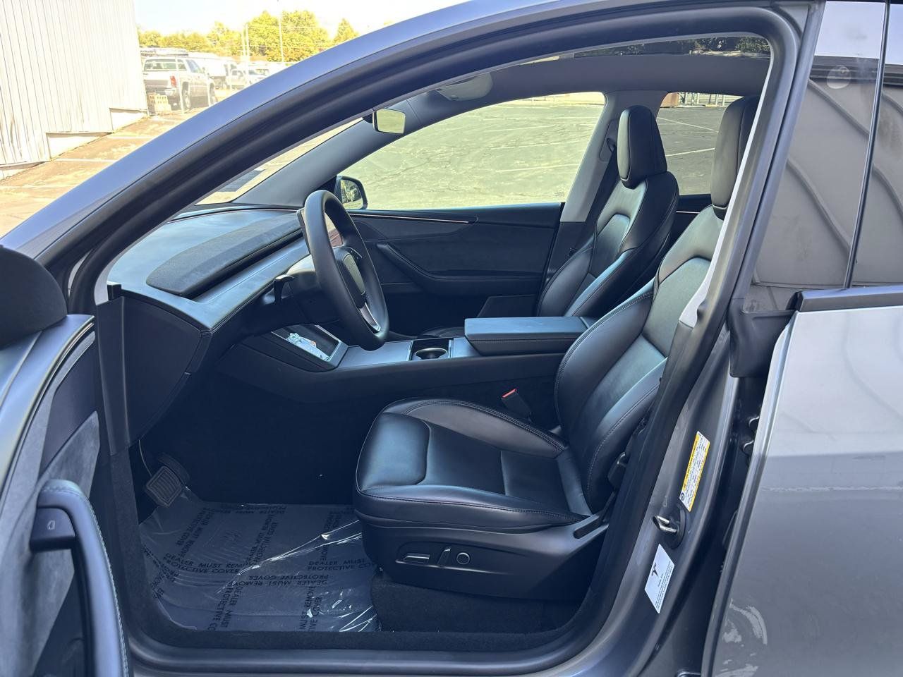 Used 2026 Tesla Model Y Long Range AWD/4WD image 3
