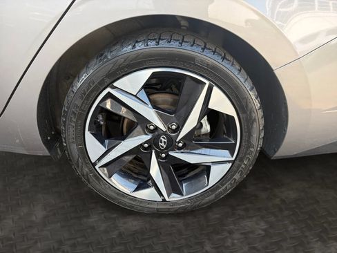 Used 2021 Hyundai Elantra SEL w/ Convenience + Premium Package FWD image 42