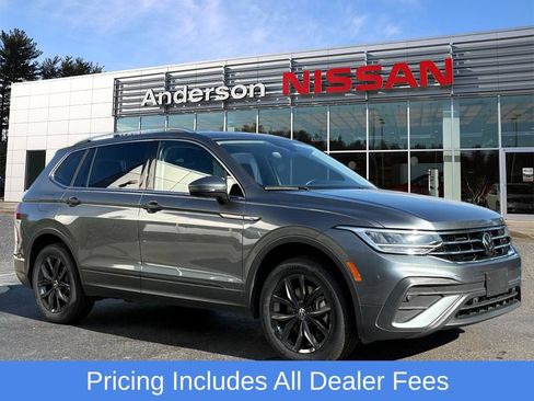 Used 2024 Volkswagen Tiguan SE AWD/4WD image 1