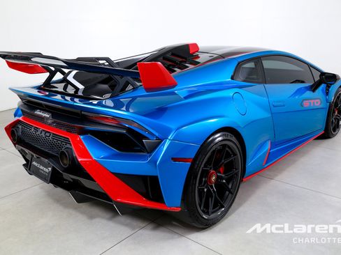 Used 2023 Lamborghini Huracan STO RWD image 8