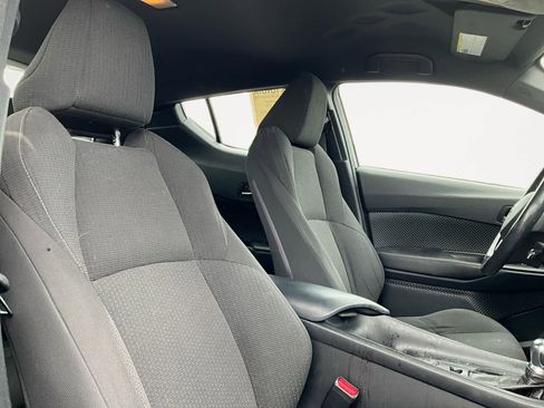 Used 2018 Toyota C-HR XLE FWD image 17