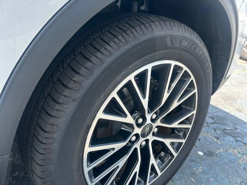 Used 2023 Ford Escape SE FWD image 5