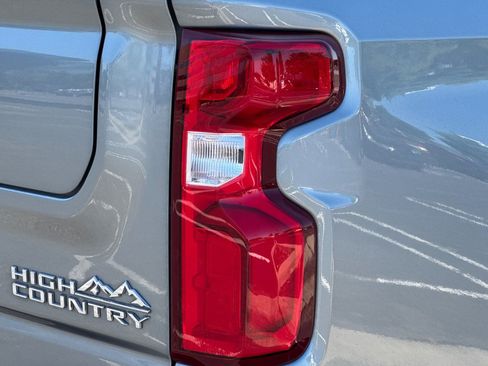 Used 2025 Chevrolet Silverado 1500 High Country AWD/4WD image 51