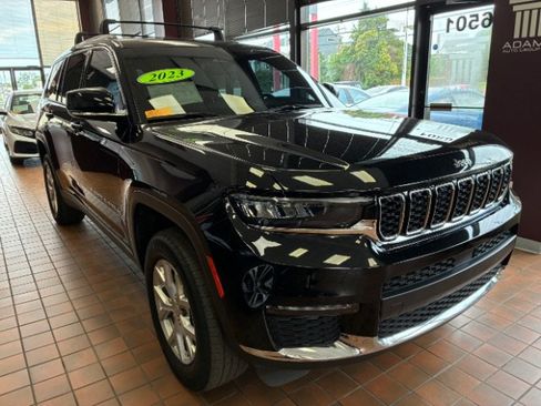 Used 2023 Jeep Grand Cherokee L Limited AWD/4WD image 1