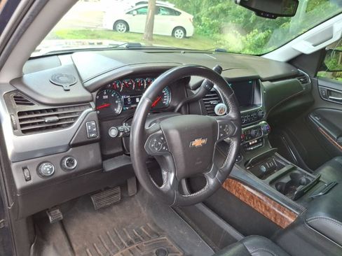 Used 2017 Chevrolet Suburban Premier AWD/4WD image 9