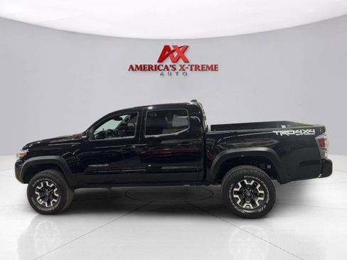 Used 2020 Toyota Tacoma TRD Off-Road w/ Technology Package image 3