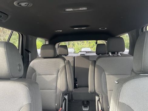 Used 2023 Chevrolet Traverse LT FWD image 50