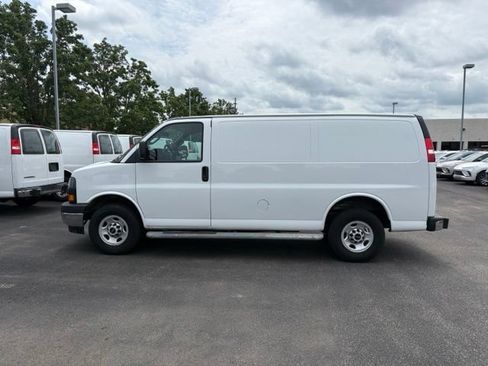 Used 2024 GMC Savana 2500 w/ Driver Convenience Package RWD image 2