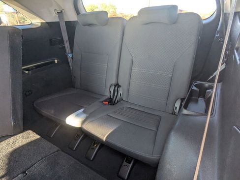 Used 2018 Kia Sorento LX image 12