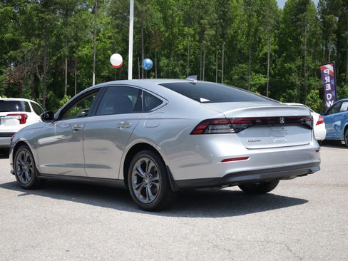 Used 2024 Honda Accord EX image 3