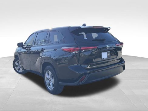 Used 2022 Toyota Highlander L image 5