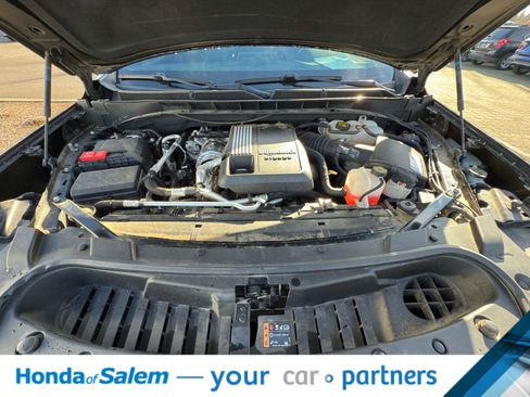 Used 2021 GMC Yukon SLT w/ SLT Premium Package image 12