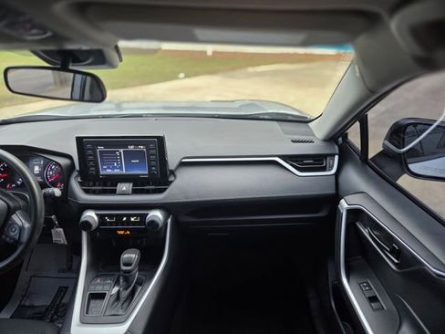 Used 2021 Toyota RAV4 LE w/ Carpet Mat Package (TMS) image 16