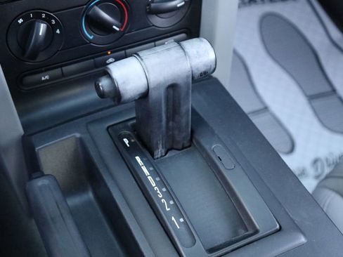 Used 2005 Ford Mustang GT image 27