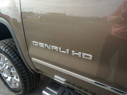 Used 2015 GMC Sierra 2500 Denali image 8