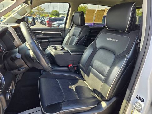 Used 2022 RAM 1500 Laramie AWD/4WD image 16