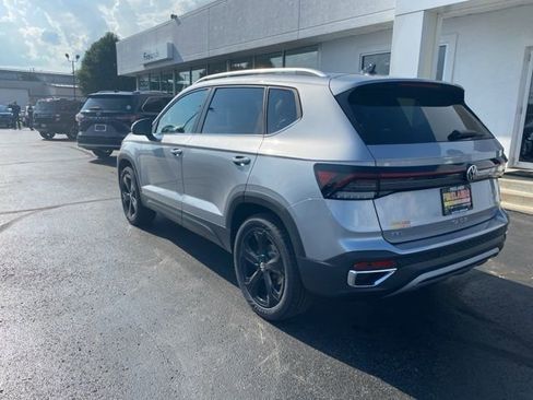 New 2025 Volkswagen Taos SEL AWD/4WD image 16