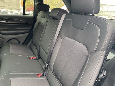 New 2025 Jeep Grand Cherokee Laredo X w/ Luxury Tech Group I image 17