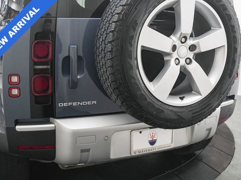 Used 2024 Land Rover Defender 110 S image 21