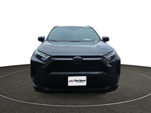 Used 2023 Toyota RAV4 LE AWD/4WD image 9