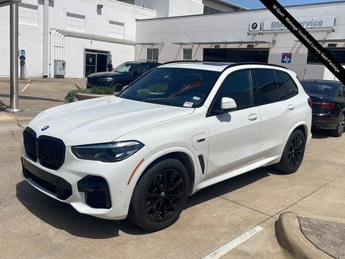 Used 2022 BMW X5 xDrive45e w/ M Sport Package AWD/4WD image 1