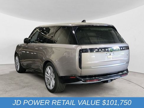 Used 2023 Land Rover Range Rover SE image 3