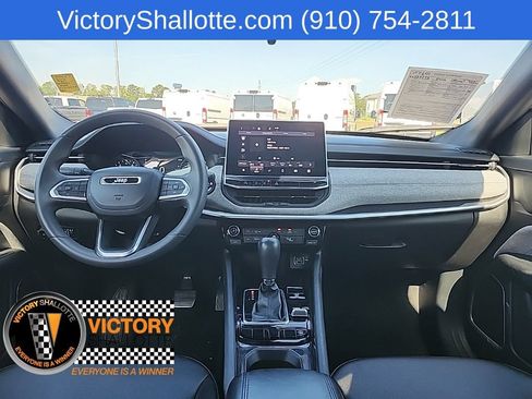 Certified 2024 Jeep Compass Latitude AWD/4WD image 4