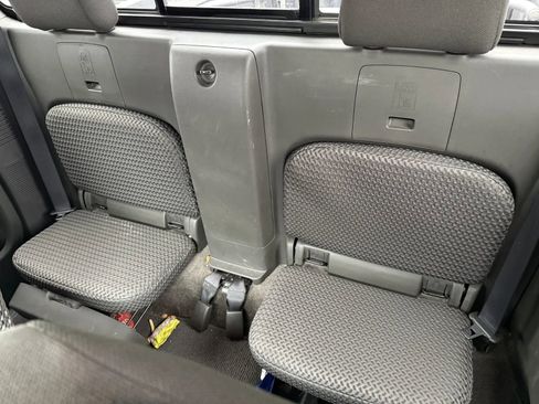 Used 2017 Nissan Frontier SV w/ SV Value Truck Package RWD image 9