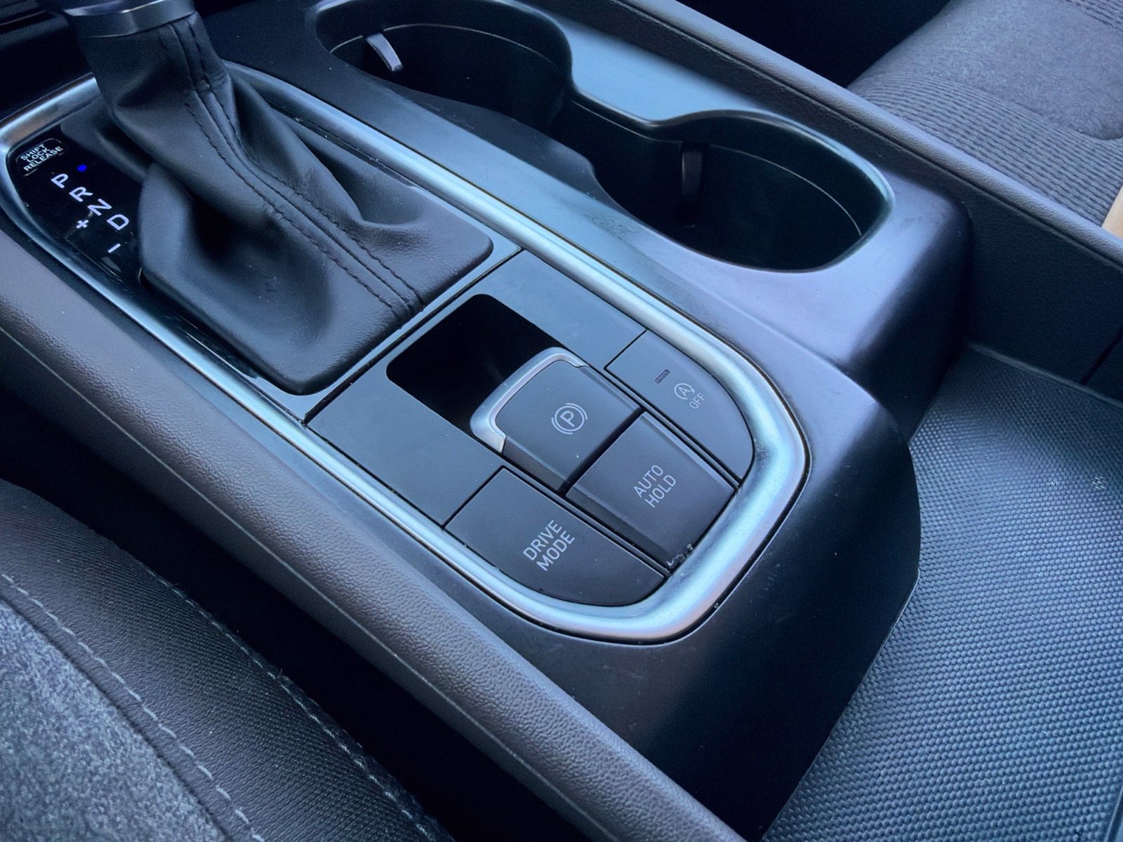 Used 2019 Hyundai Santa Fe SEL FWD image 18
