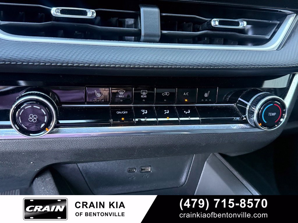 Used 2025 Chevrolet Equinox LT AWD/4WD image 17
