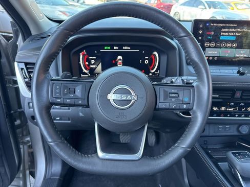Used 2024 Nissan Rogue Platinum w/ Platinum Premium Package AWD/4WD image 12