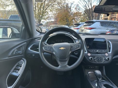 Used 2023 Chevrolet Malibu LT image 21