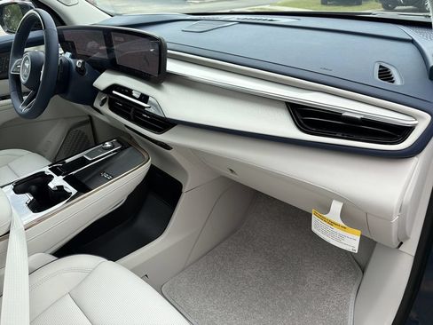 New 2026 Buick Enclave Avenir w/ Super Cruise Package FWD image 13