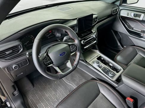 Certified 2022 Ford Explorer ST-Line w/ Class IV Trailer Tow Package image 2