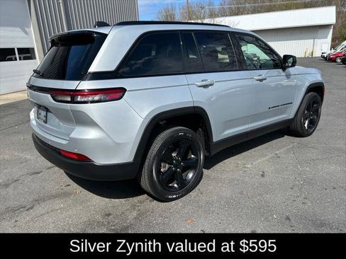 Certified 2023 Jeep Grand Cherokee Altitude AWD/4WD image 4