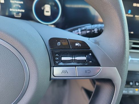 Used 2024 Hyundai Elantra SEL image 15