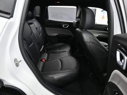 Used 2025 Jeep Compass Limited AWD/4WD image 34