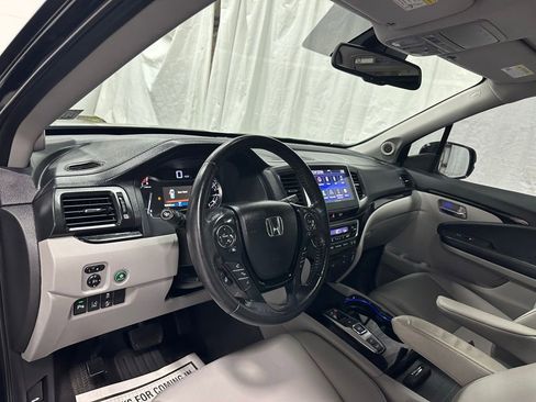 Used 2018 Honda Pilot Touring image 15