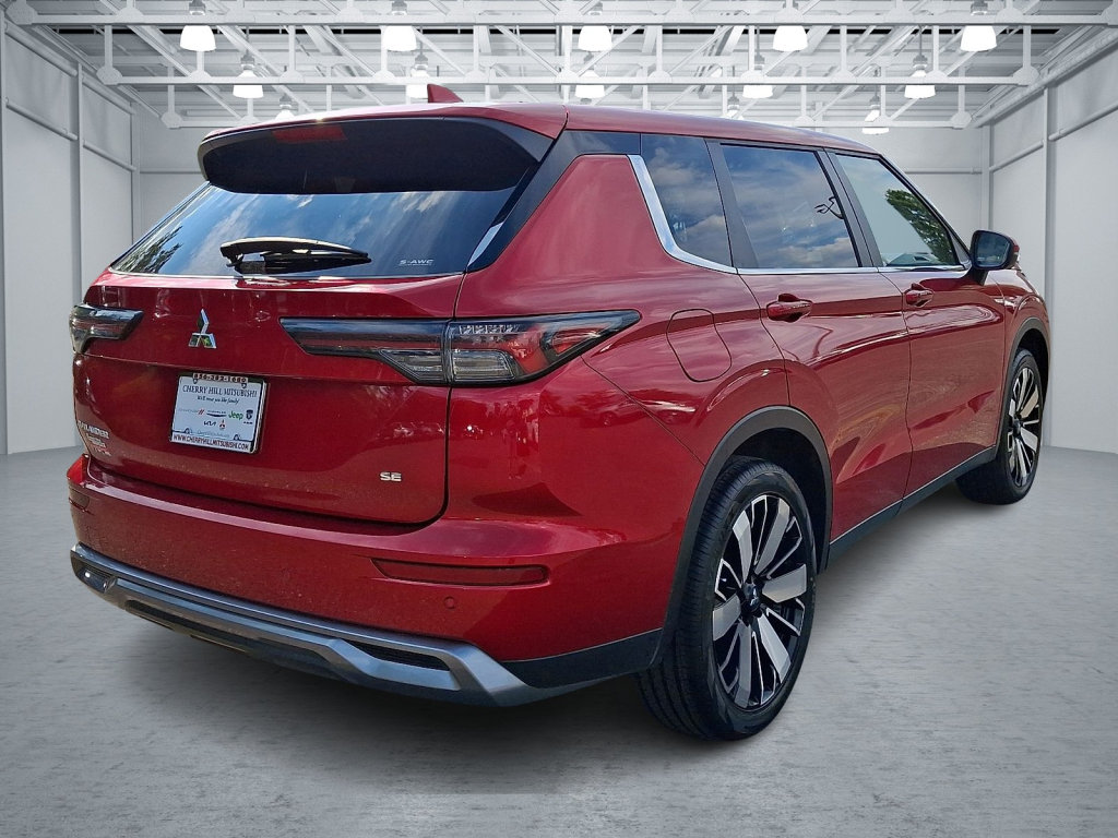 Used 2025 Mitsubishi Outlander SE AWD/4WD image 5