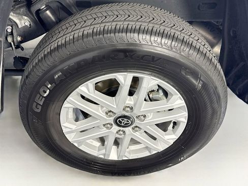 Used 2025 Toyota Tundra SR5 w/ SR5 Convenience Package AWD/4WD image 34