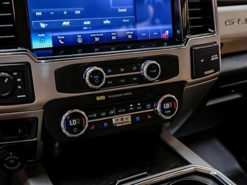 Used 2022 Ford F350 Lariat w/ Lariat Ultimate Package AWD/4WD image 30