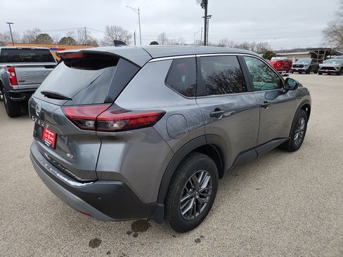 Used 2023 Nissan Rogue S image 8