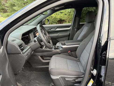 Used 2026 GMC Terrain Elevation w/ Technology Package II FWD image 17