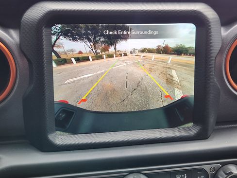 Used 2023 Jeep Gladiator Mojave image 18