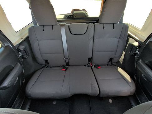 Used 2022 Jeep Wrangler Unlimited Sport AWD/4WD image 15