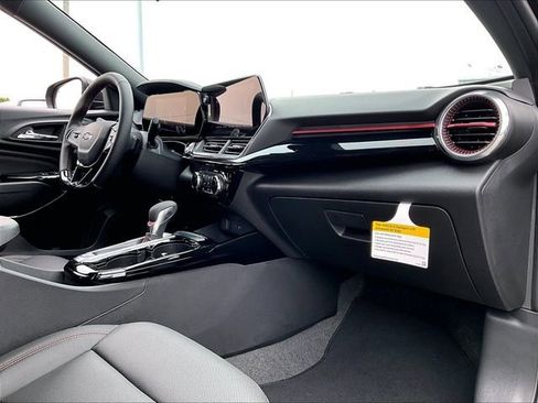 New 2026 Chevrolet Trax RS w/ Sunroof Package FWD image 9