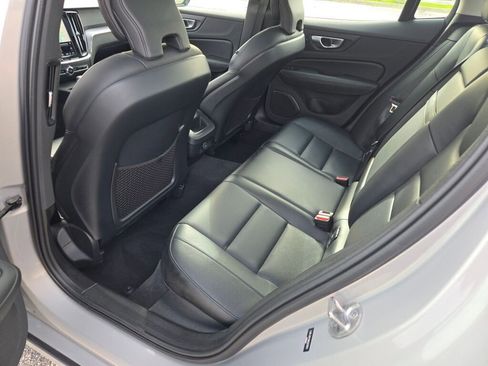 Used 2024 Volvo S60 B5 Core FWD image 18
