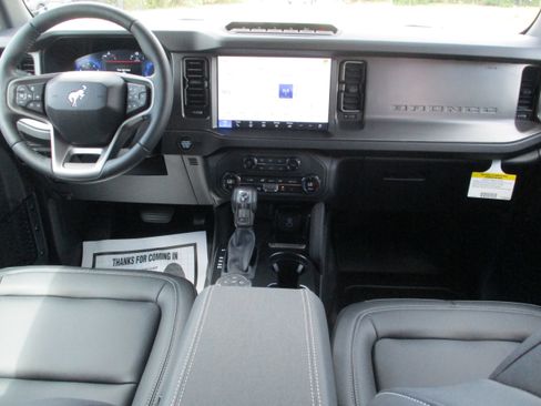 New 2025 Ford Bronco Badlands image 25